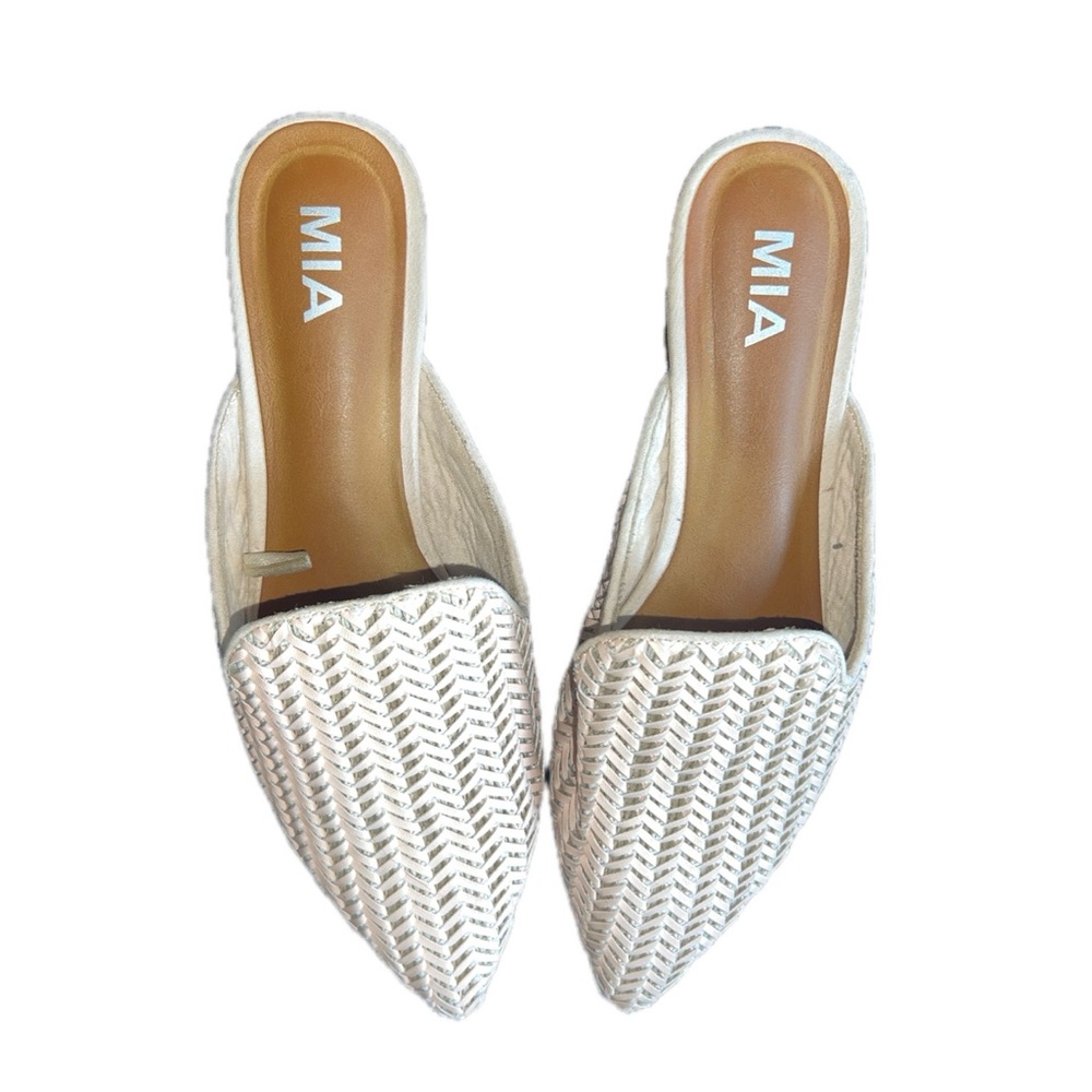 MIA slip on flats